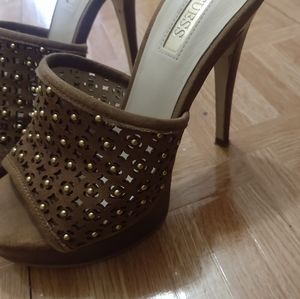 Guess heel